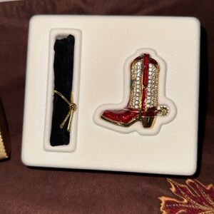 🐈‍⬛ Estee Lauder NWT solid perfume compact “ BEAUTIFUL TO BOOT “